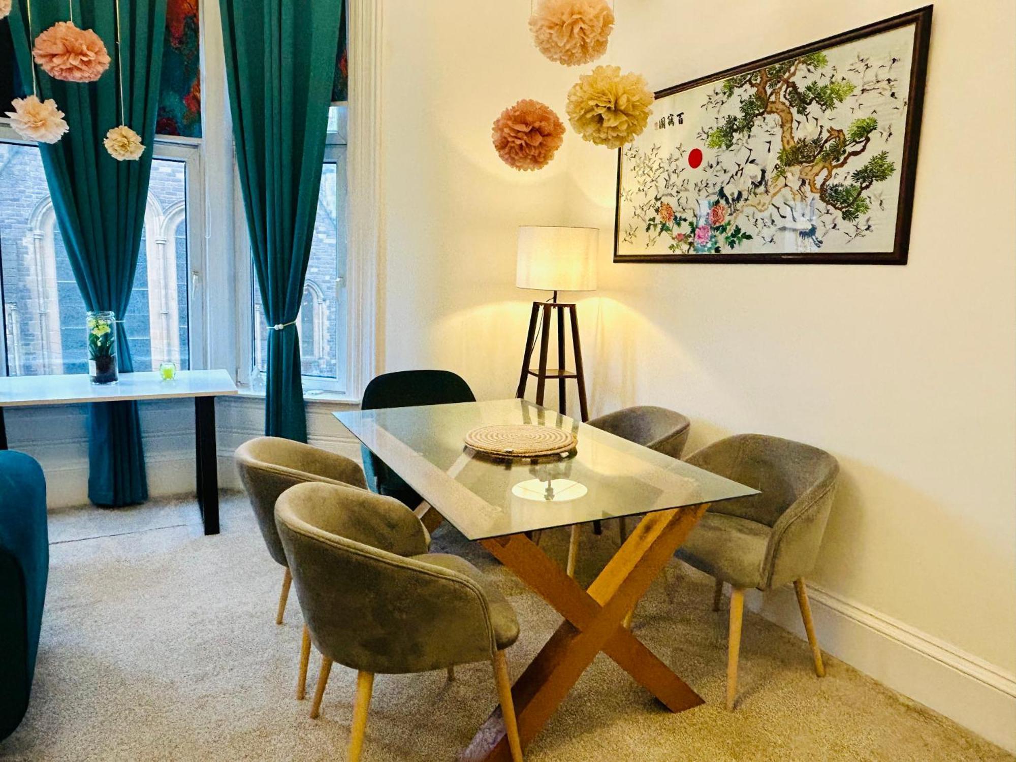 Glasgow Center/West End Apartment — Photos 3