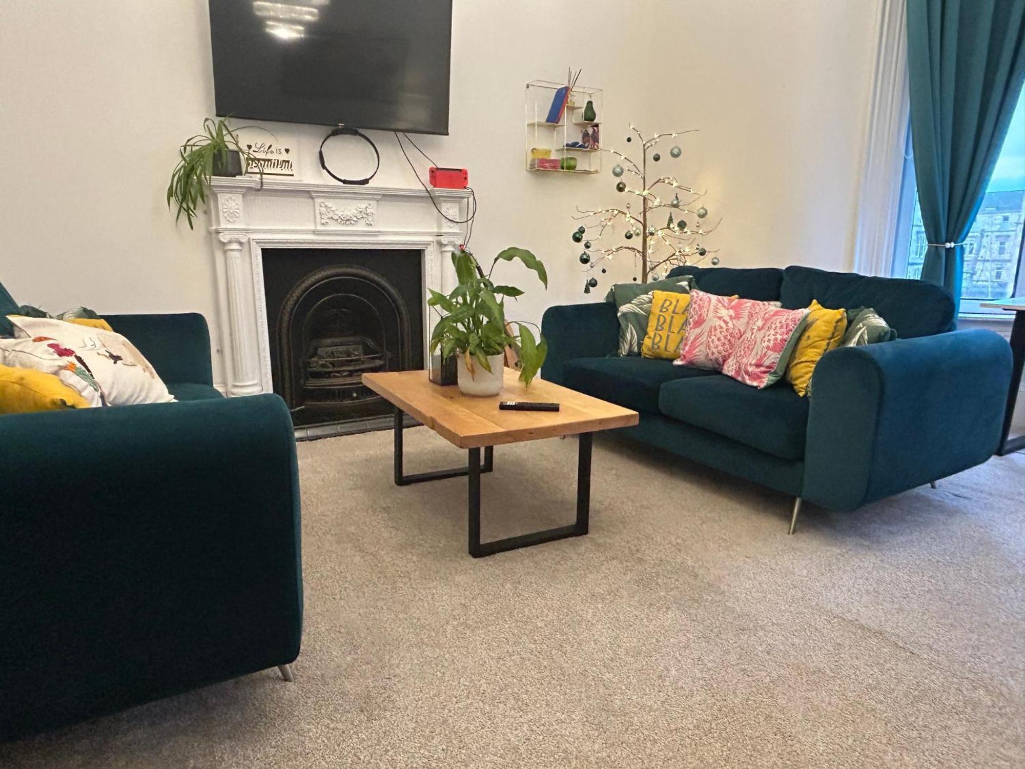 Glasgow Center/West End Apartment — Photos 2