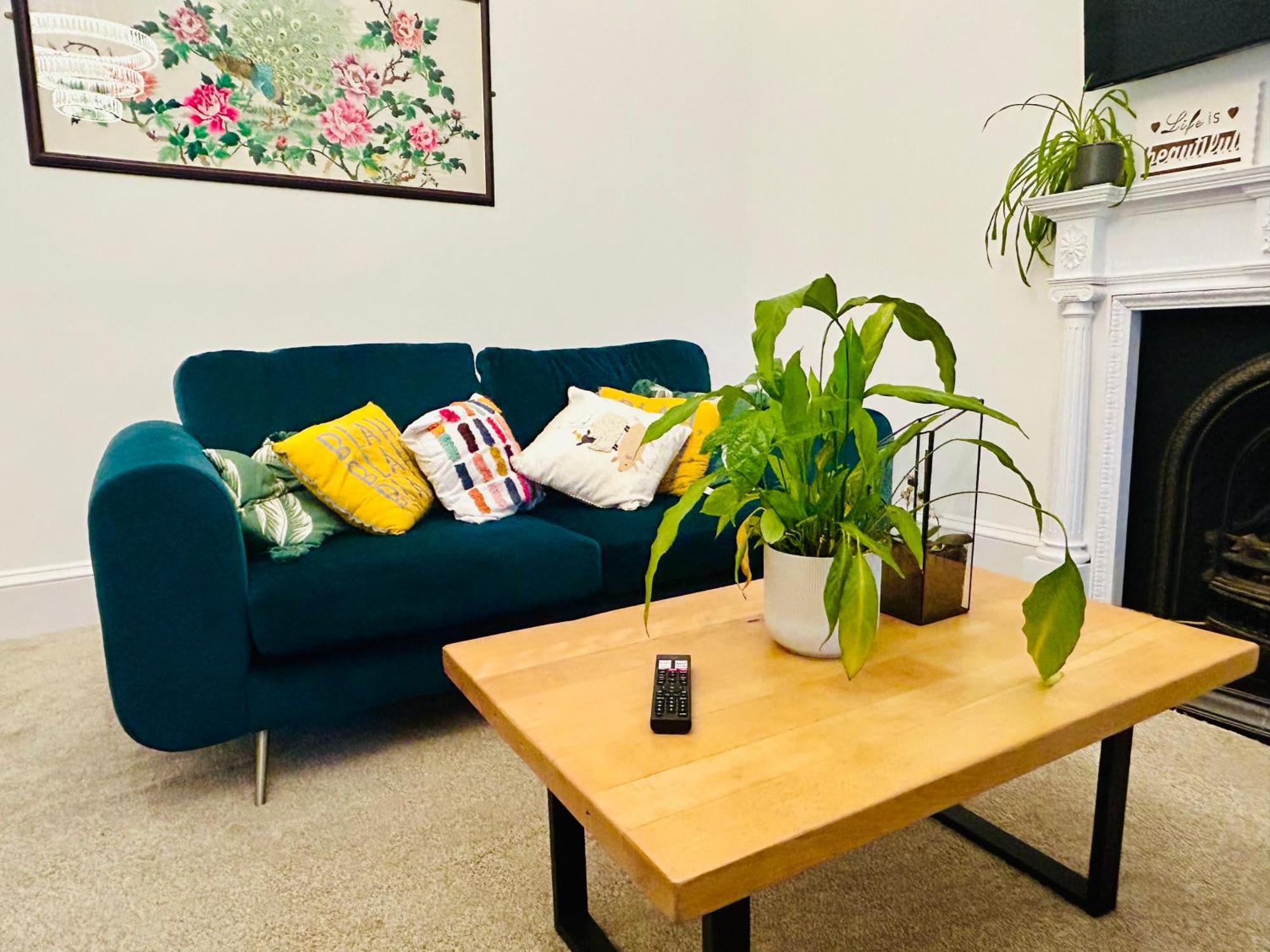 Glasgow Center/West End Apartment — Photos 1